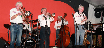 mountain_village_jazzmen2.jpg